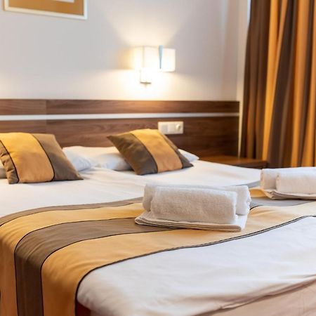 Hotel Arpad Татабанья Экстерьер фото